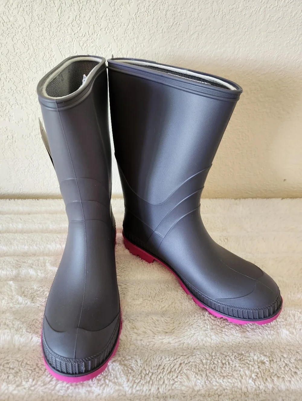Kamik Classic Stomp Charcoal Magenta Rubber Rain Boots for Kids for Everyday Use